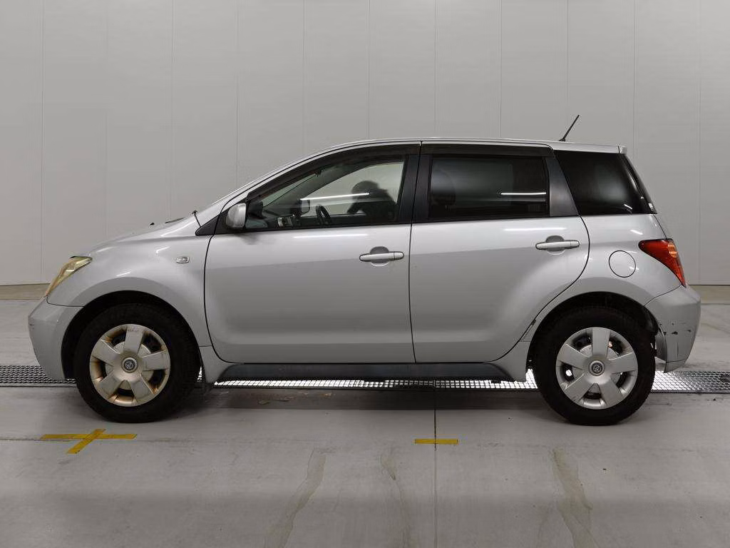 TOYOTA IST