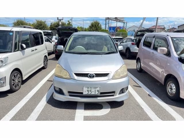 Toyota Ipsum