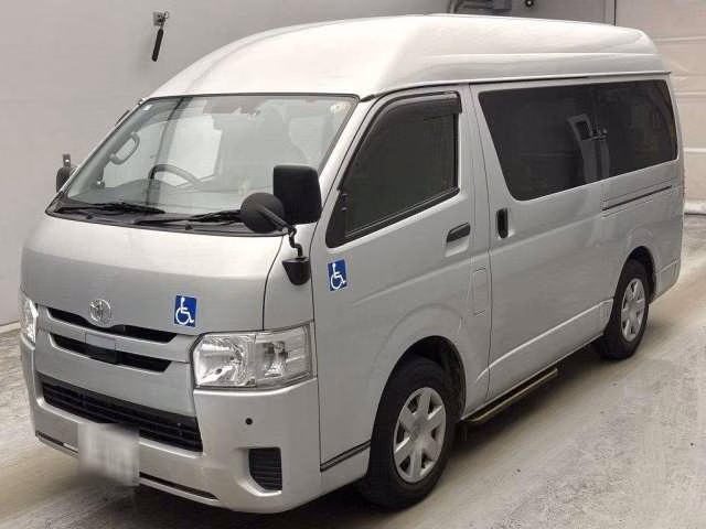 TOYOTA REGIUS ACE
