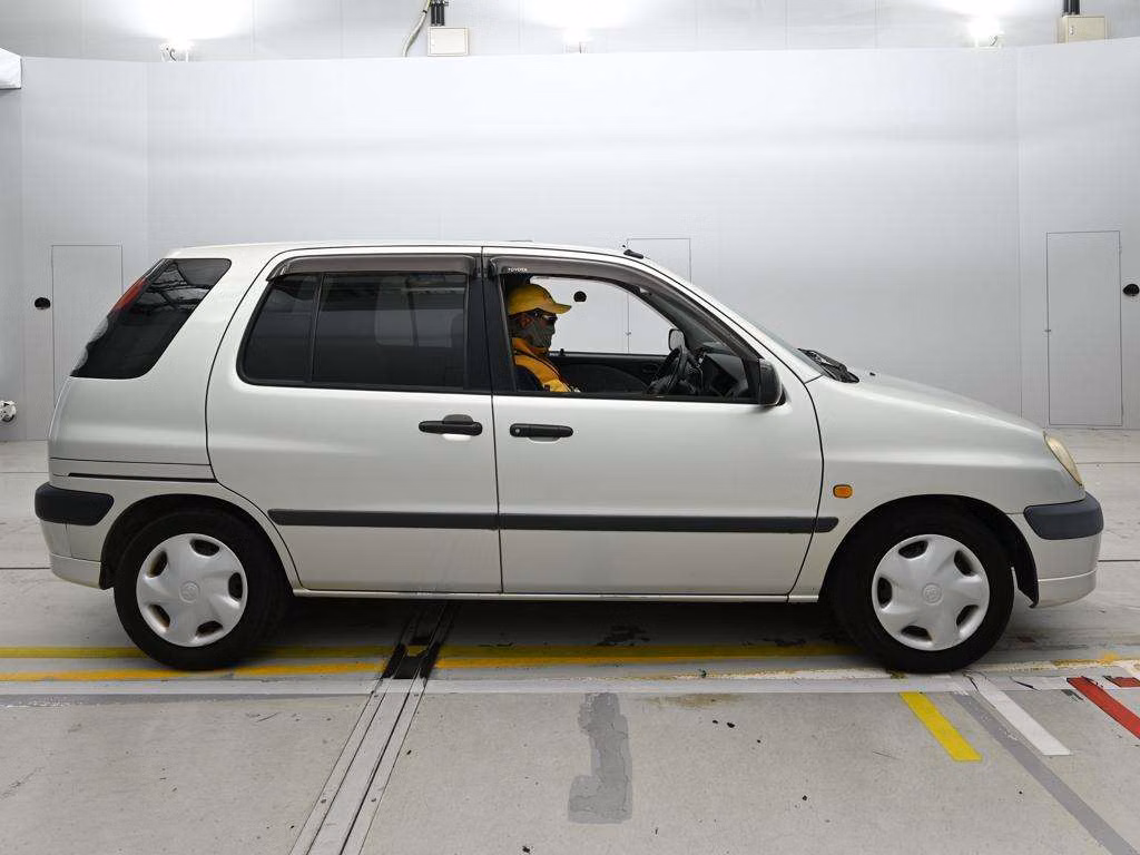 TOYOTA RAUM