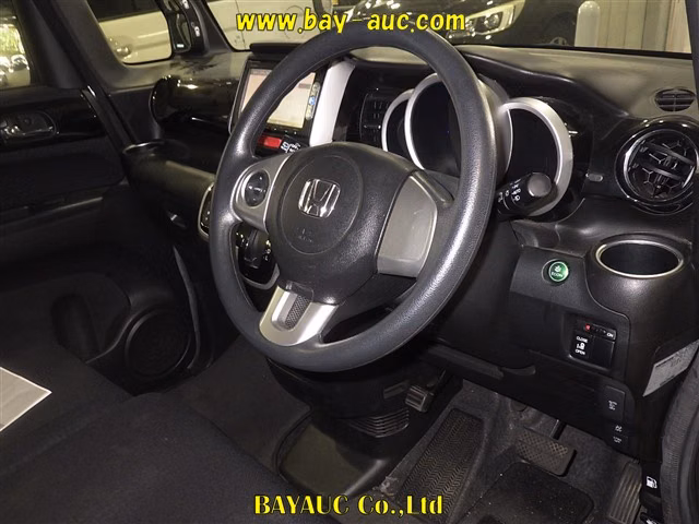 HONDA N-BOX