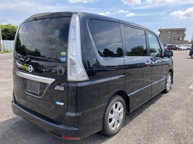 NISSAN SERENA