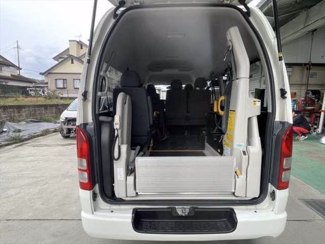 TOYOTA REGIUS ACE
