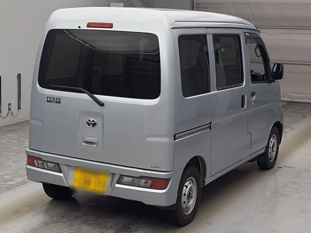 TOYOTA PIXIS VAN