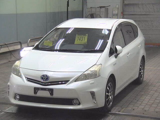 TOYOTA PRIUS ALPHA