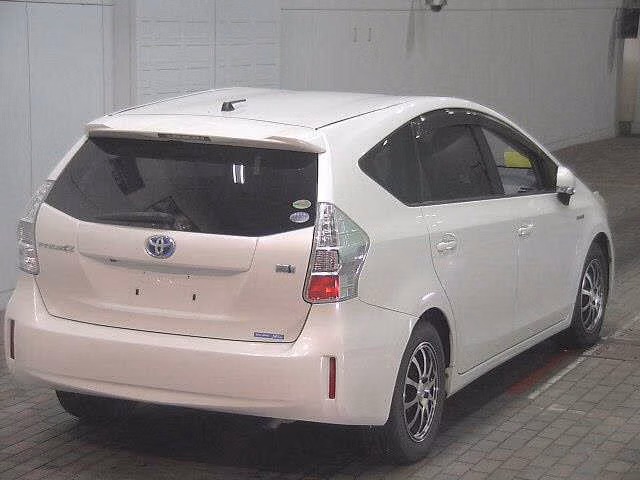 TOYOTA PRIUS ALPHA