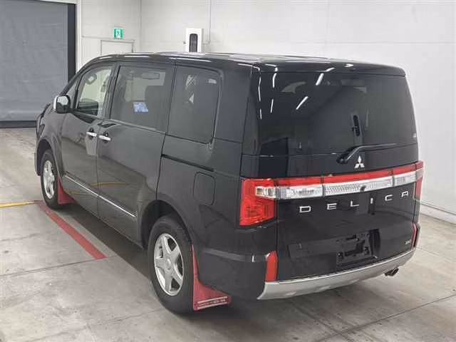 MITSUBISHI DELICA D:5