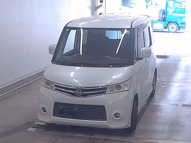 NISSAN ROOX