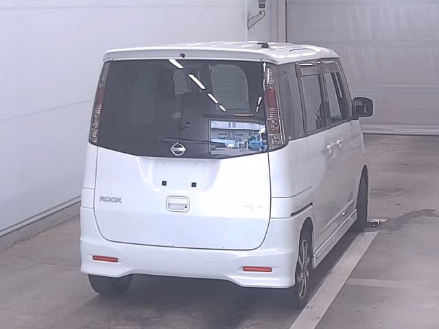 NISSAN ROOX