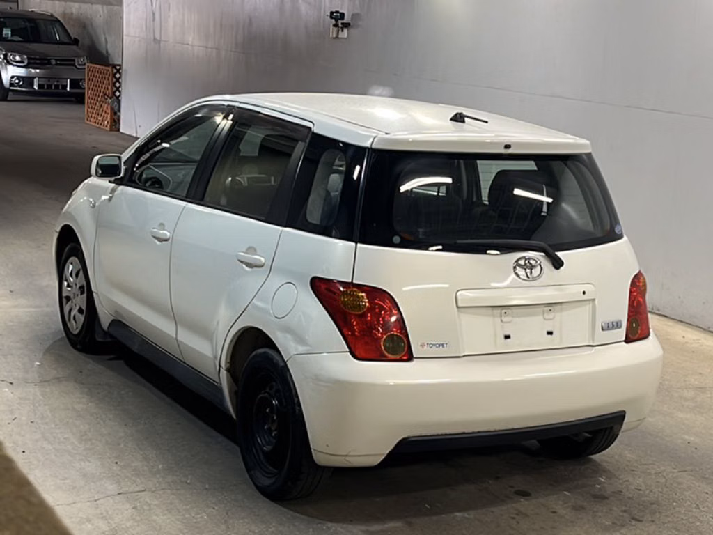 TOYOTA IST