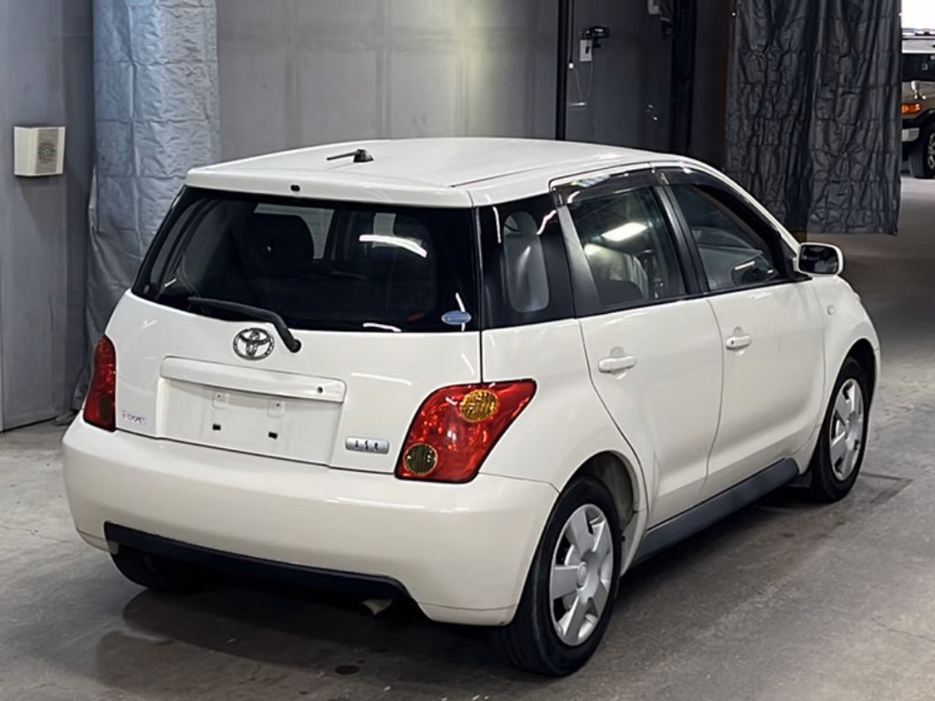 TOYOTA IST