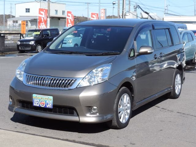 TOYOTA ISIS