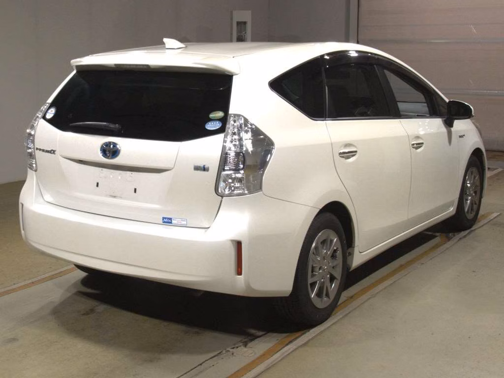 TOYOTA PRIUS ALPHA