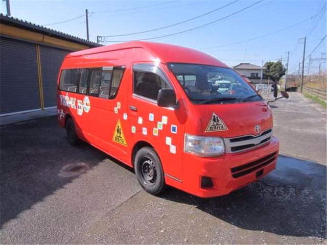 TOYOTA REGIUS ACE
