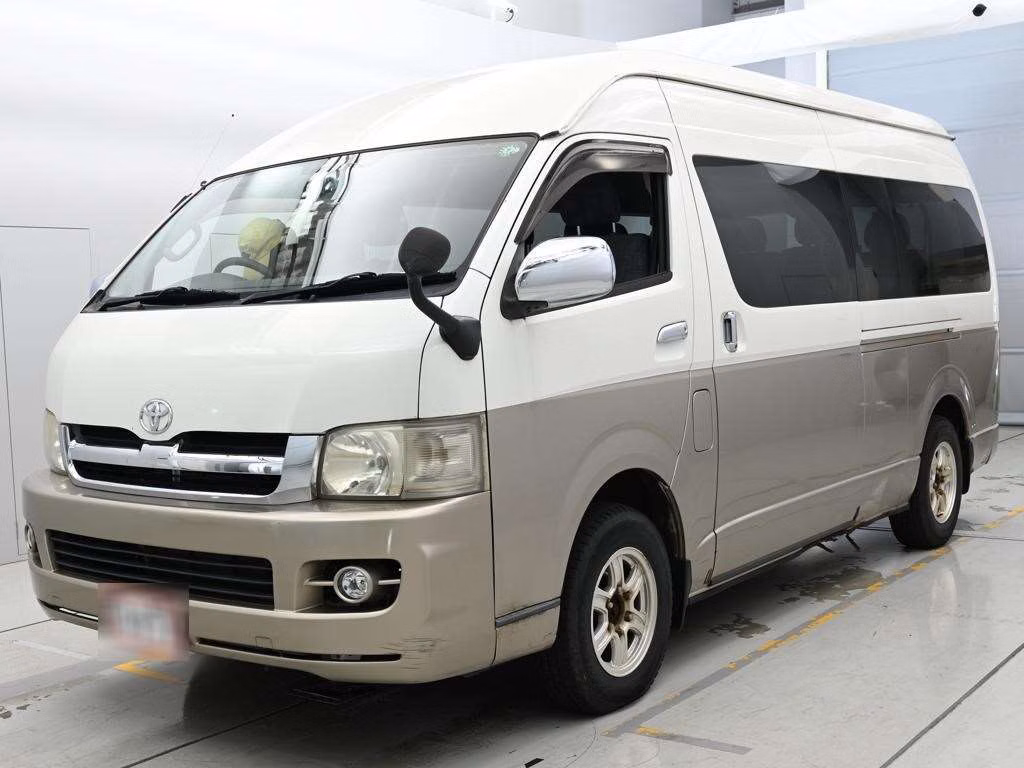 TOYOTA HIACE