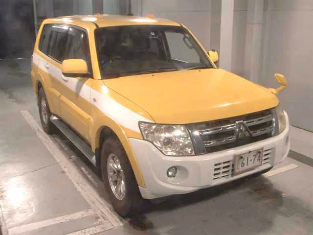 MITSUBISHI PAJERO