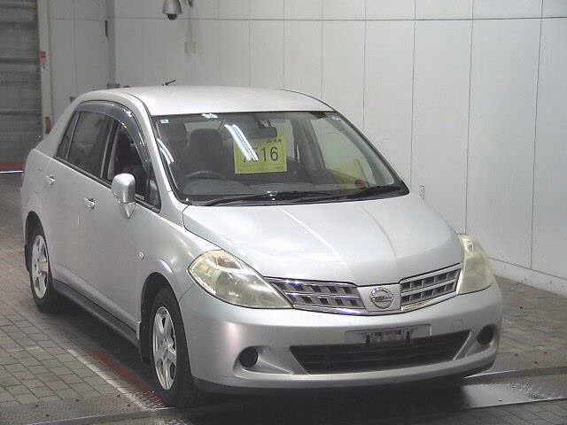 Nissan Tiida Latio