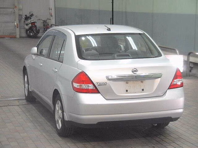 NISSAN TIIDA LATIO