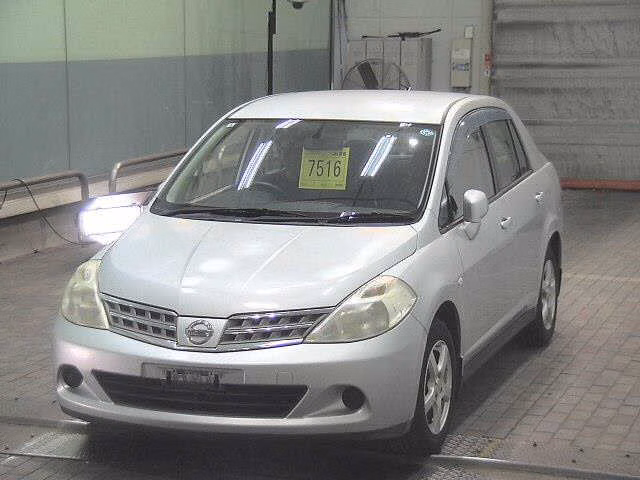 NISSAN TIIDA LATIO