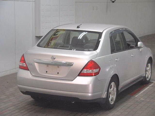 NISSAN TIIDA LATIO