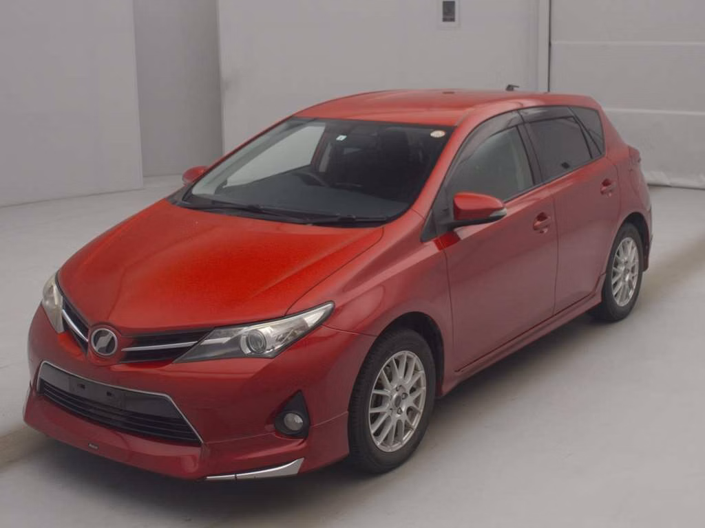 TOYOTA AURIS