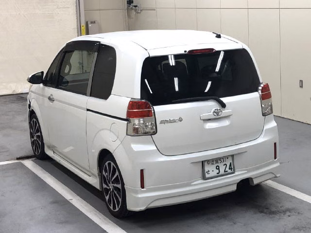 TOYOTA SPADE