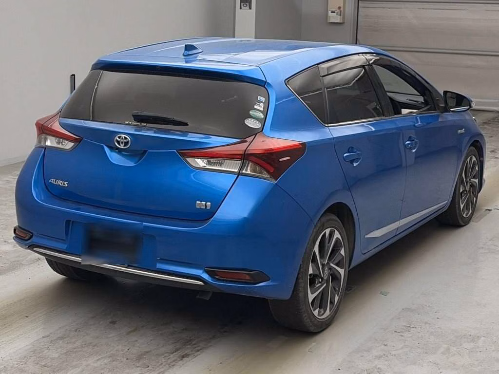 TOYOTA AURIS