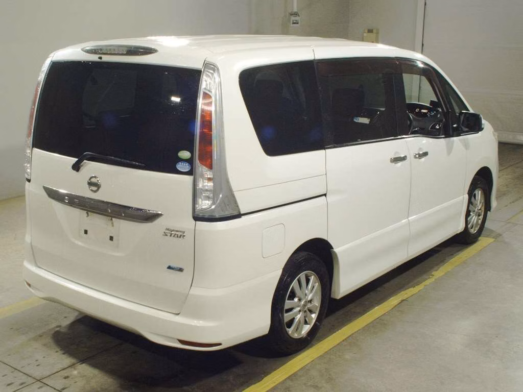 NISSAN SERENA