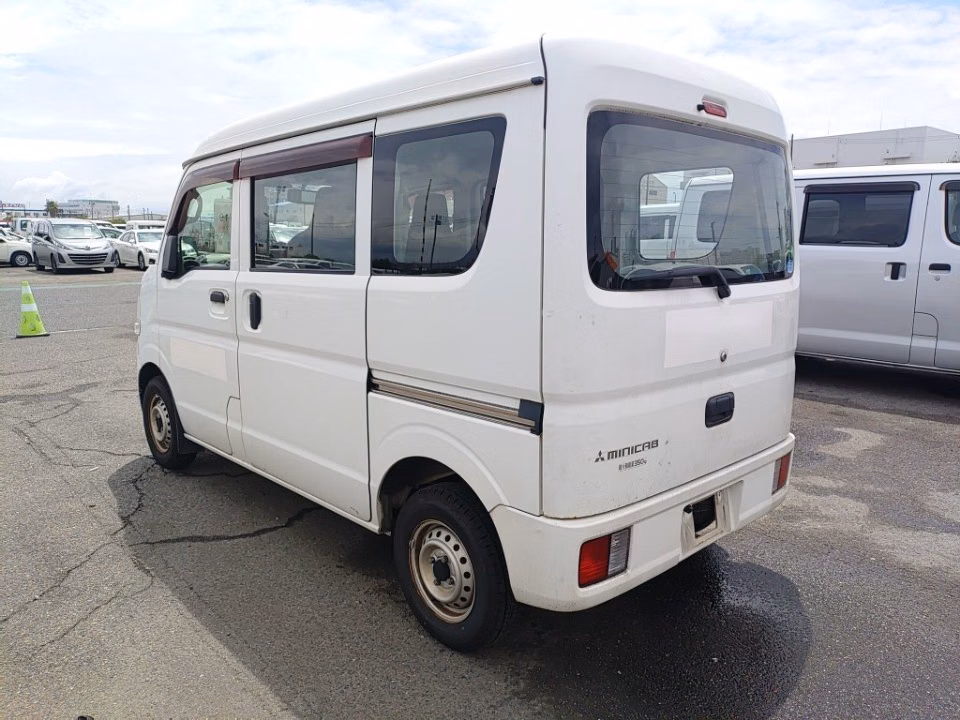MITSUBISHI MINICAB