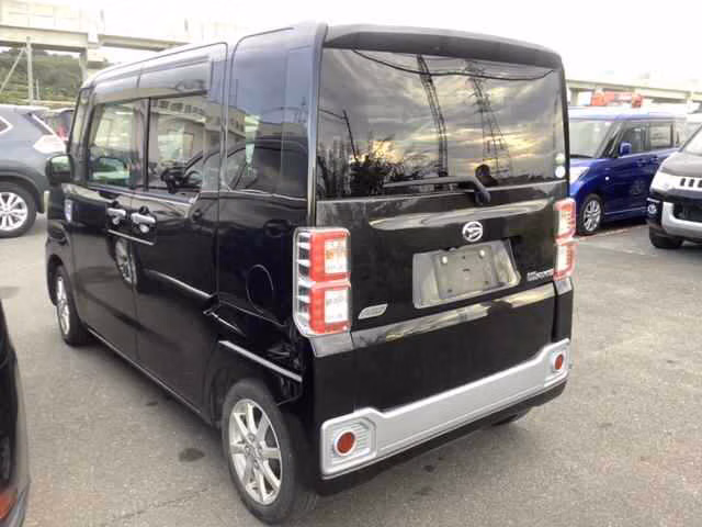 DAIHATSU WAKE