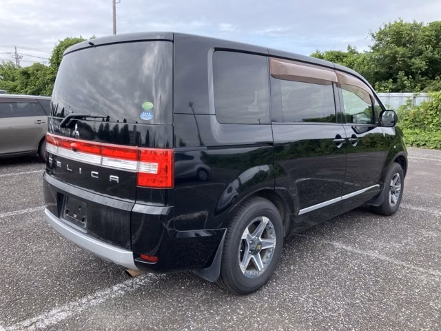 MITSUBISHI DELICA D:5