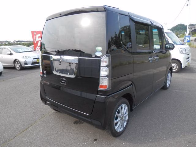 HONDA N-BOX