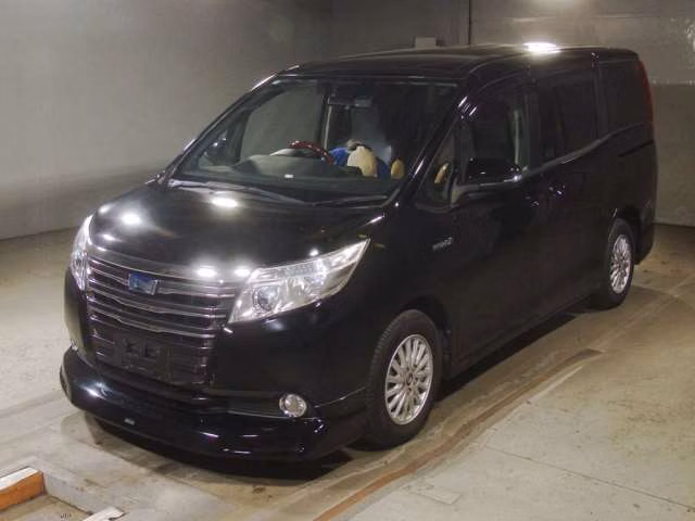 TOYOTA NOAH