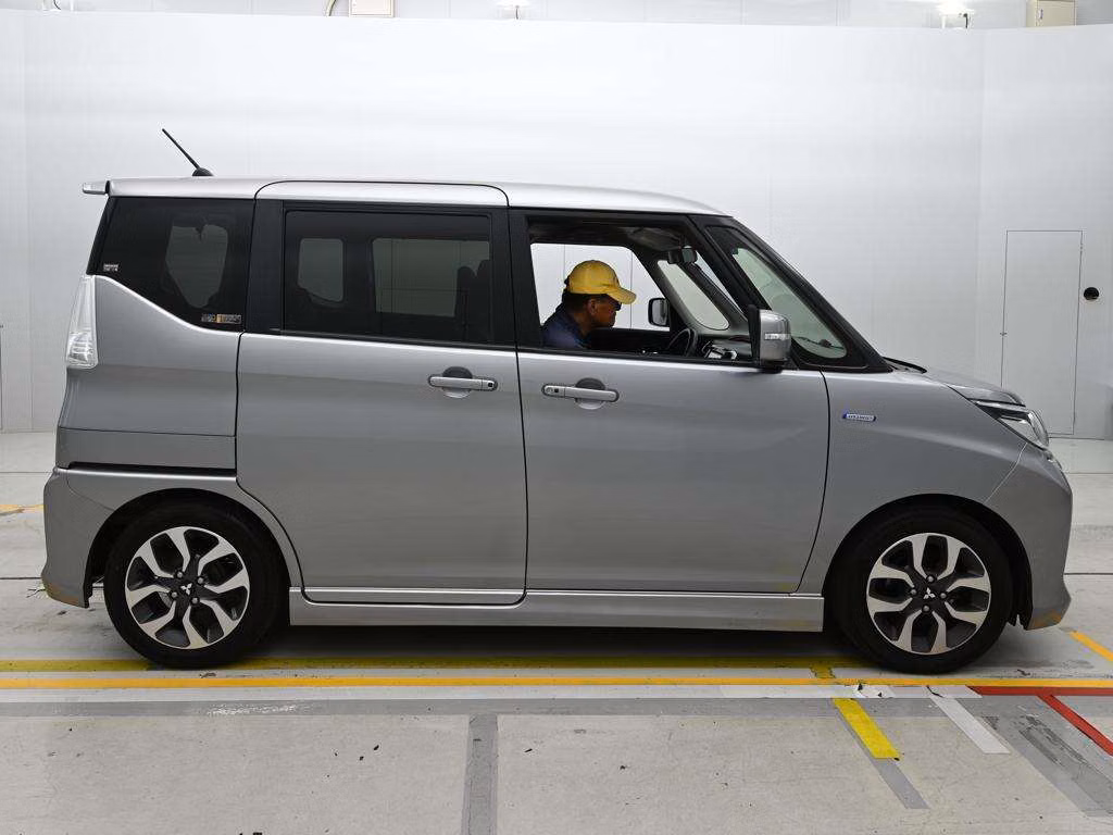 MITSUBISHI DELICA D:2