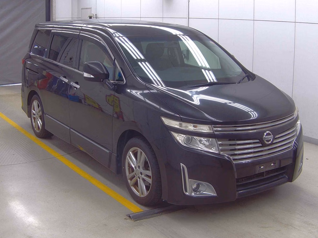 NISSAN ELGRAND