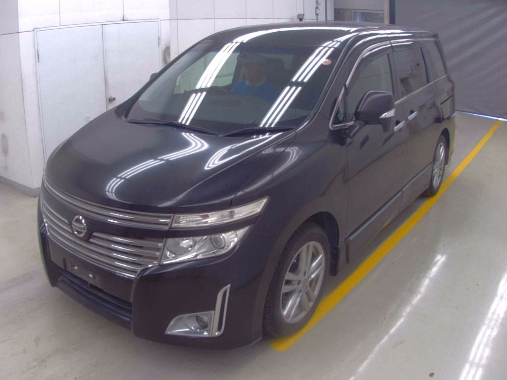 NISSAN ELGRAND