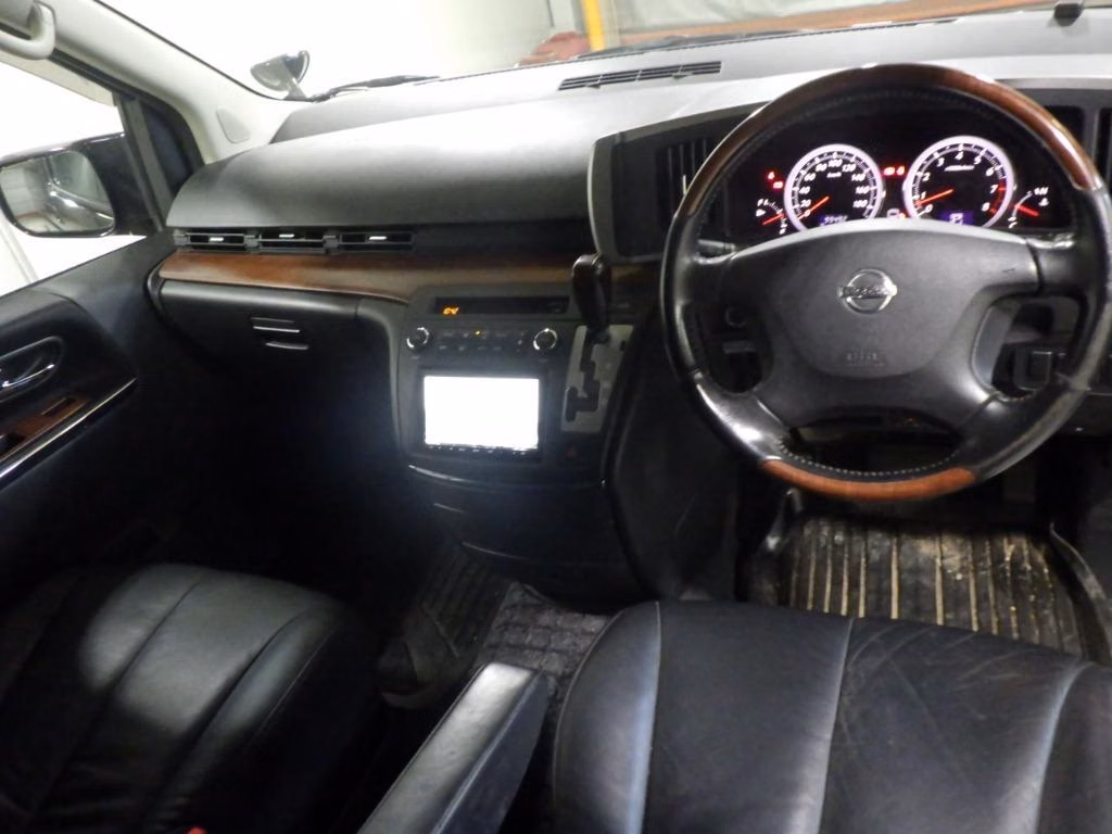 NISSAN ELGRAND