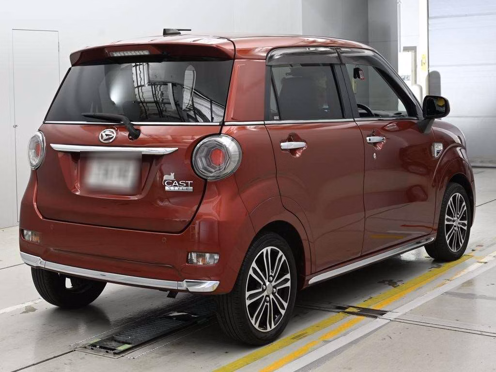 DAIHATSU CAST