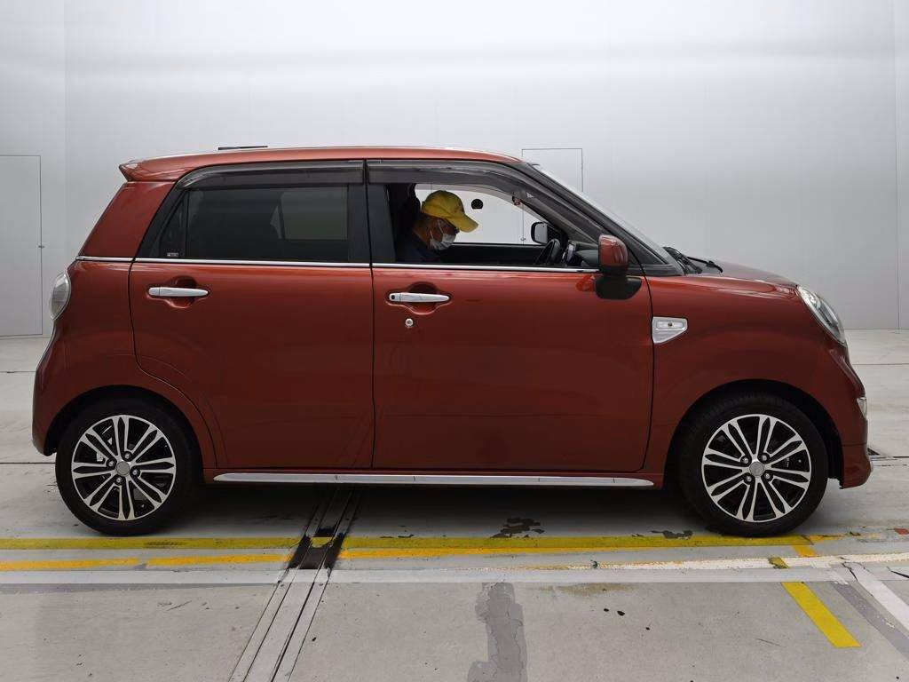 DAIHATSU CAST