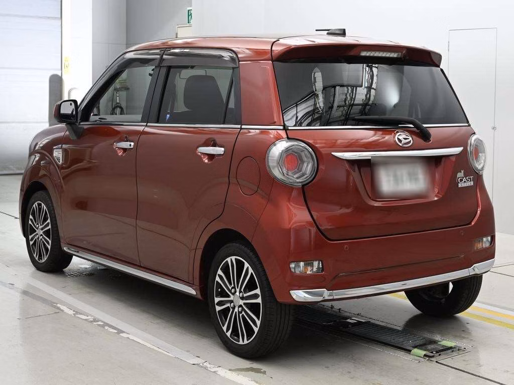 DAIHATSU CAST