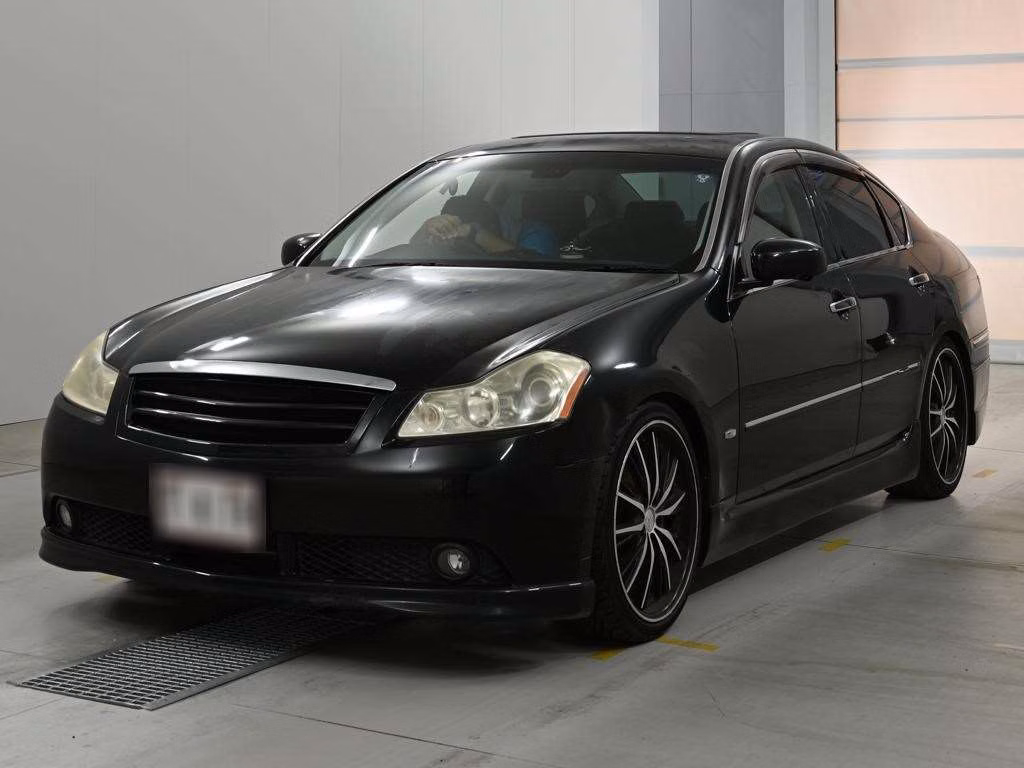NISSAN FUGA