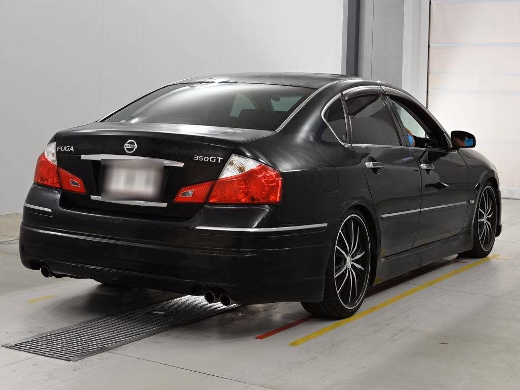 NISSAN FUGA