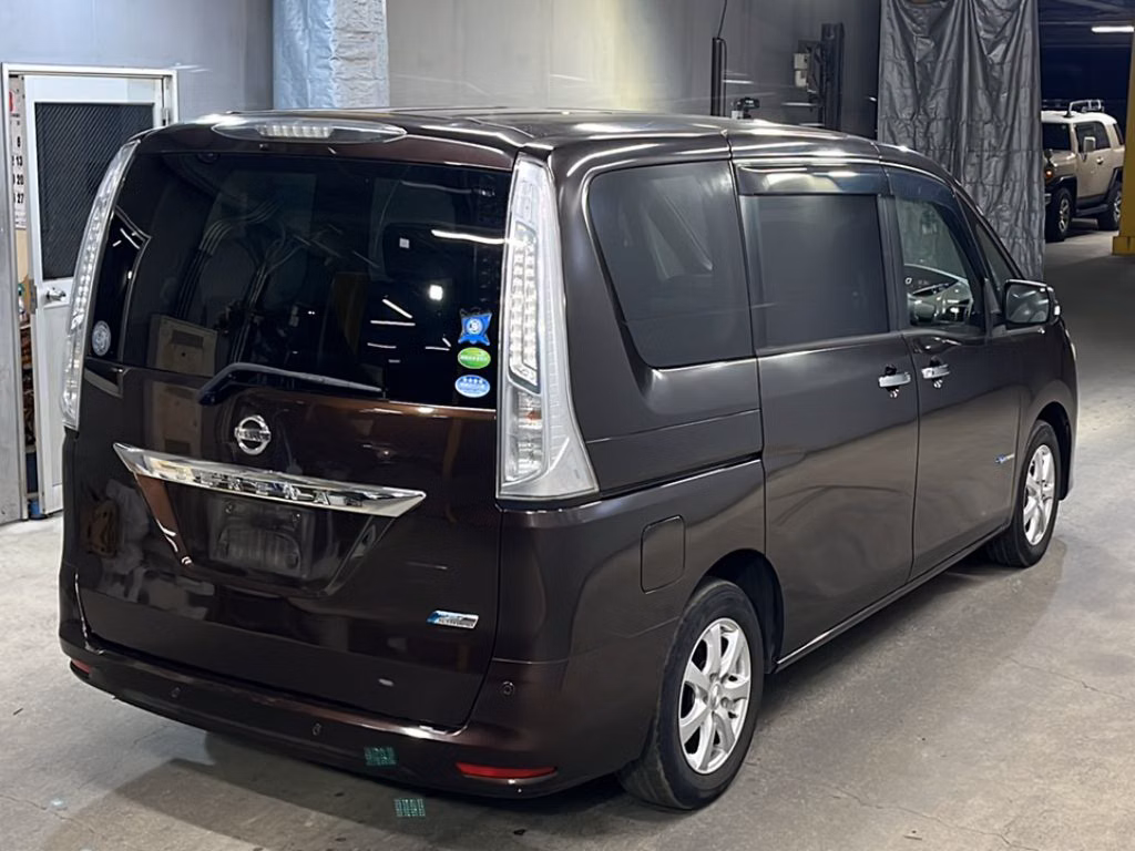 NISSAN SERENA