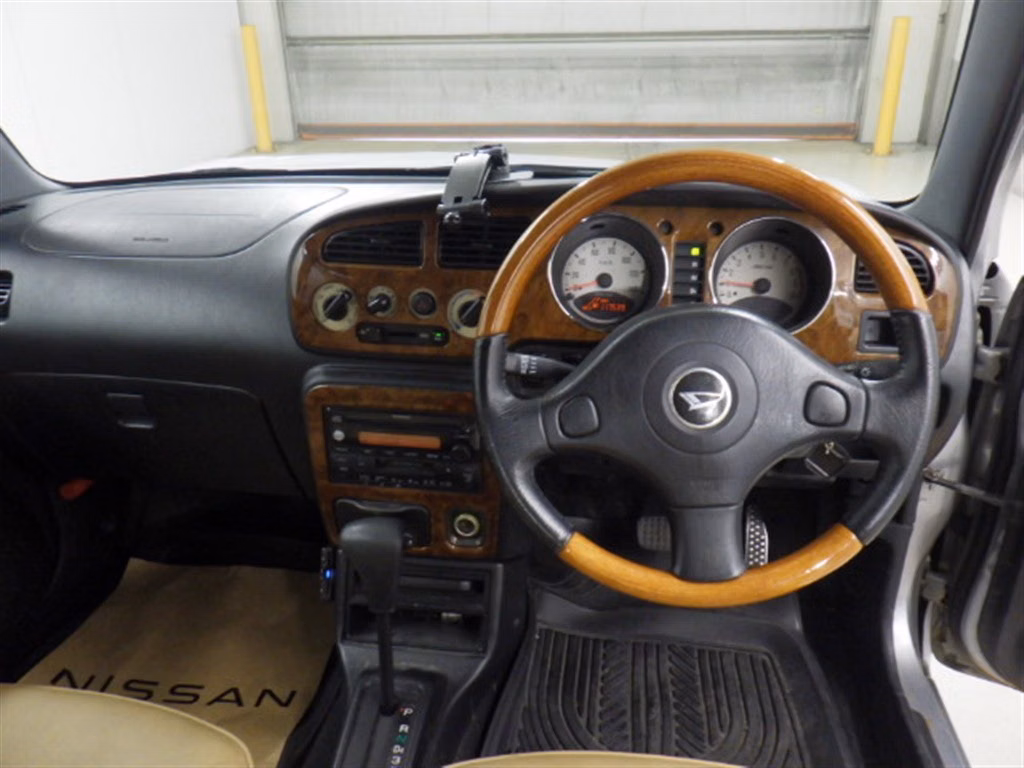 DAIHATSU MIRA GINO