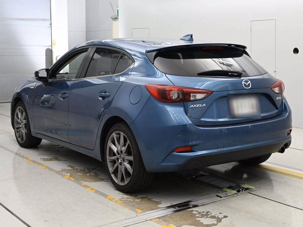 MAZDA AXELA