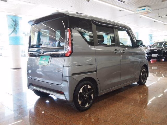 NISSAN ROOX