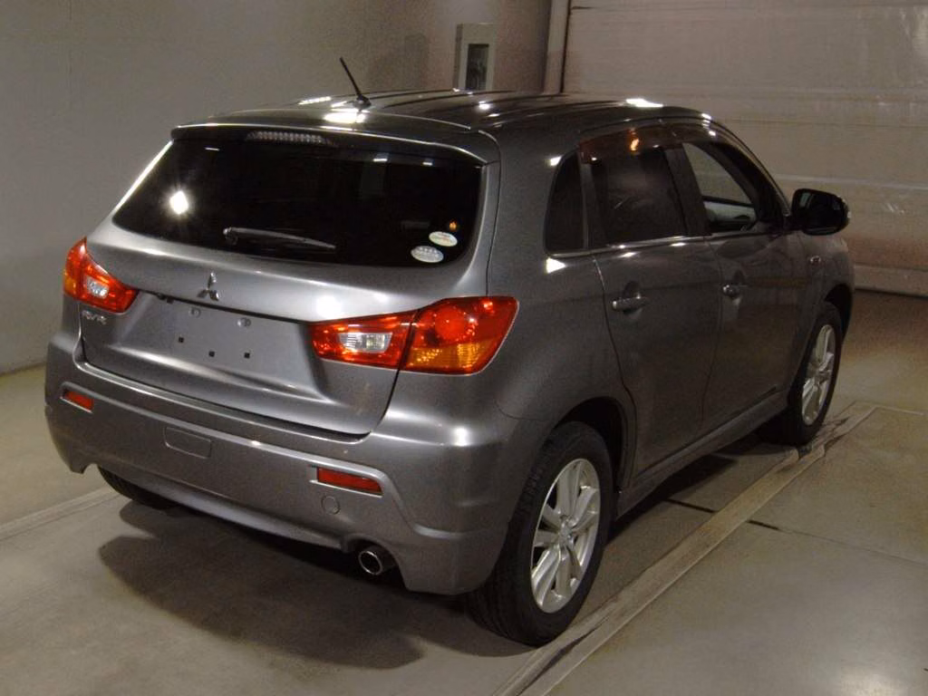 MITSUBISHI RVR