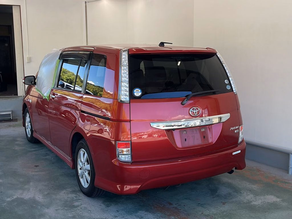 TOYOTA ISIS