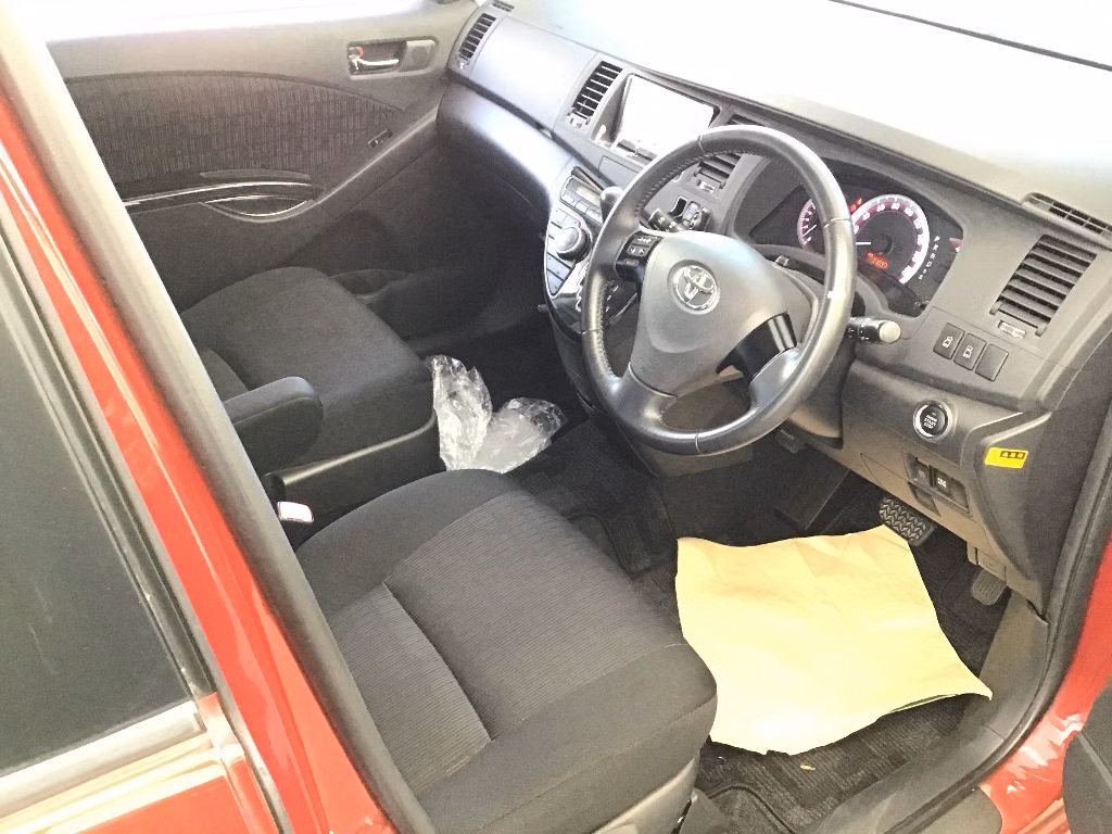 TOYOTA ISIS