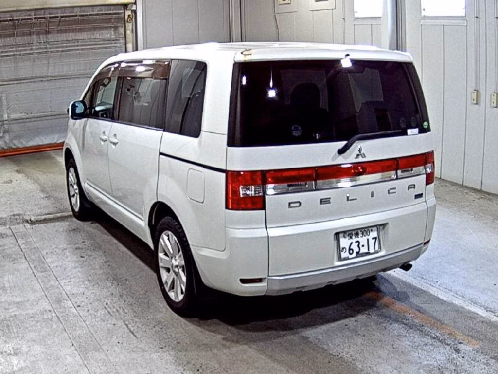 MITSUBISHI DELICA D:5